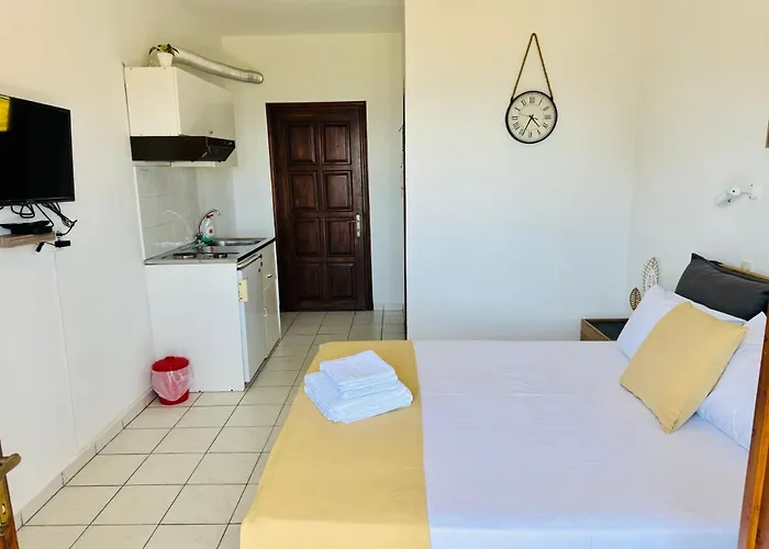 招待所 Faidrahouse Alikí