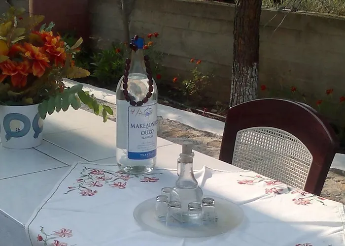 招待所 Faidrahouse Alikí