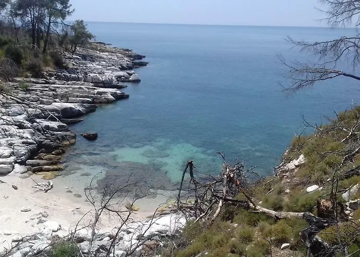 Faidrahouse 招待所 Alikí